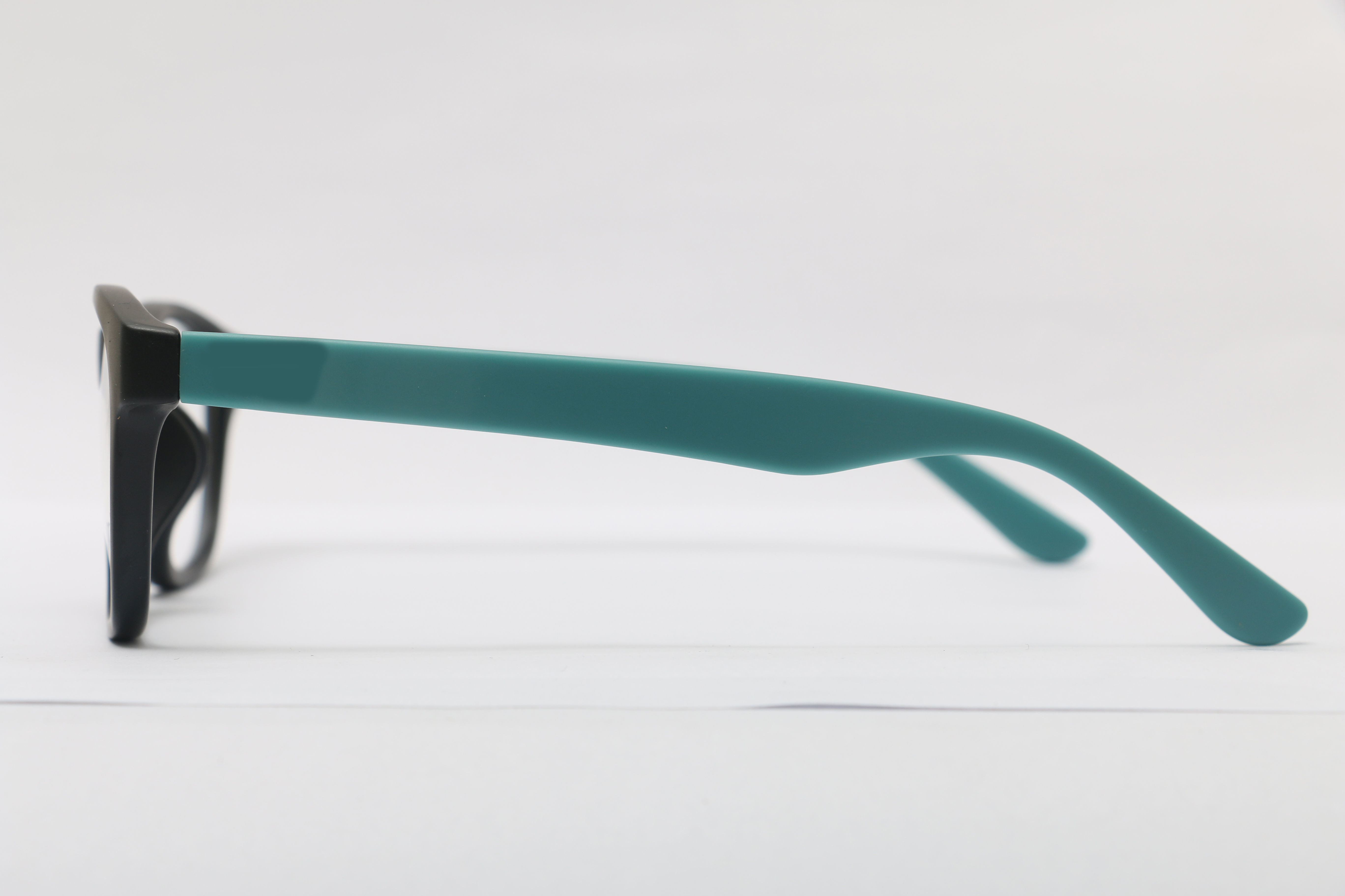 Eyeglasses for Men and Women 3D print model_9