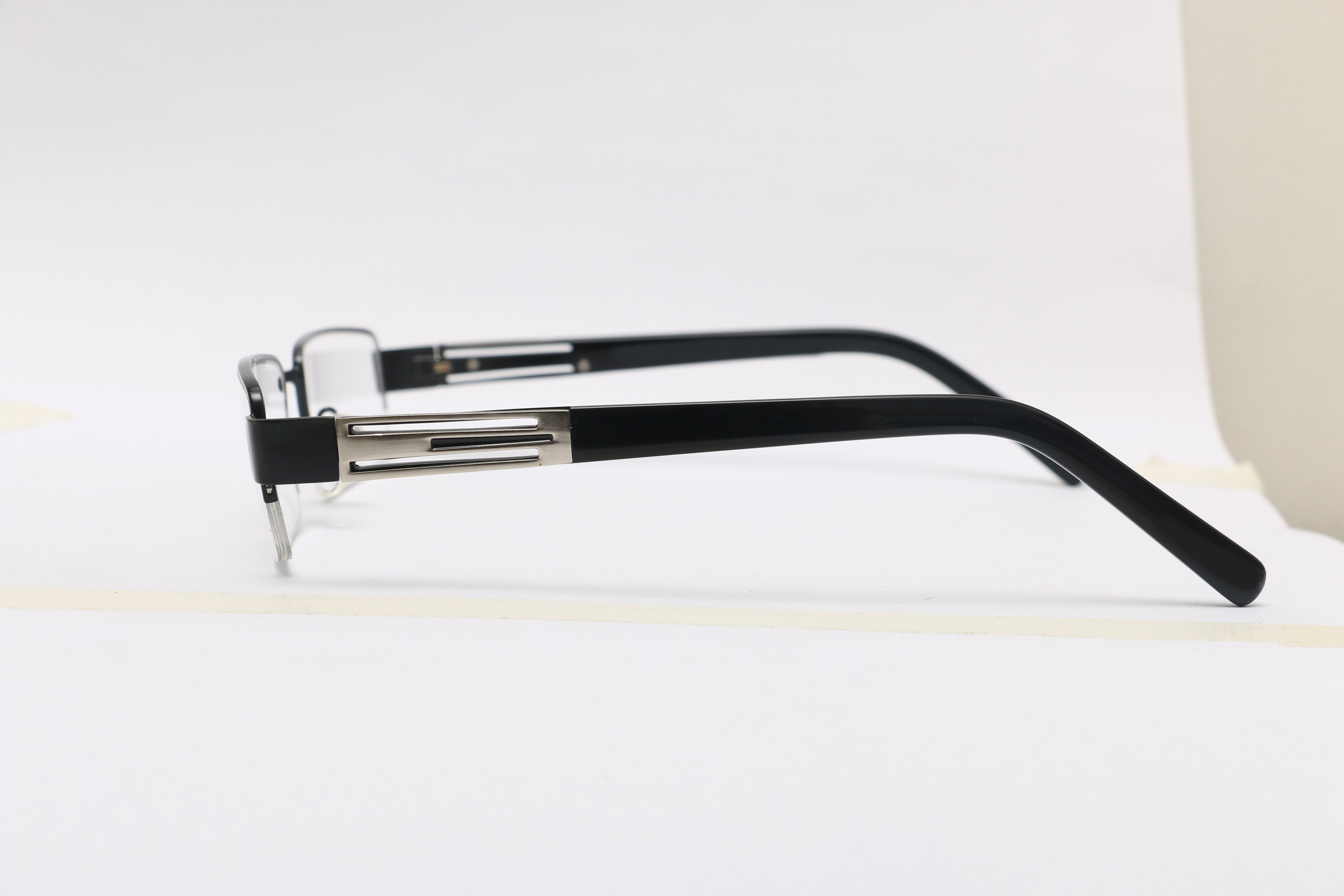 Eyeglasses for Men and Women 3D print model_9