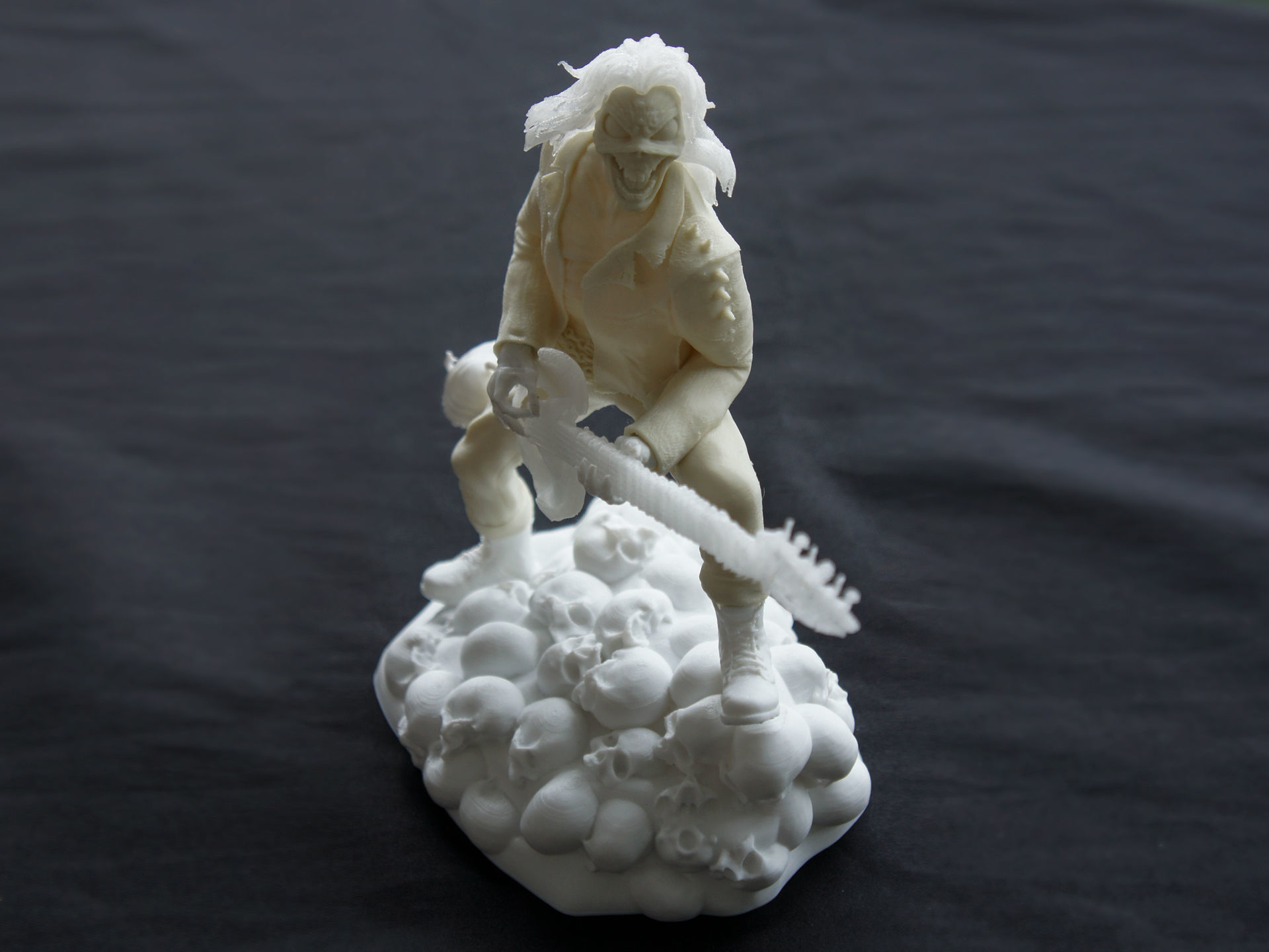 Eddie skull the form of a statuette 3D print model_4