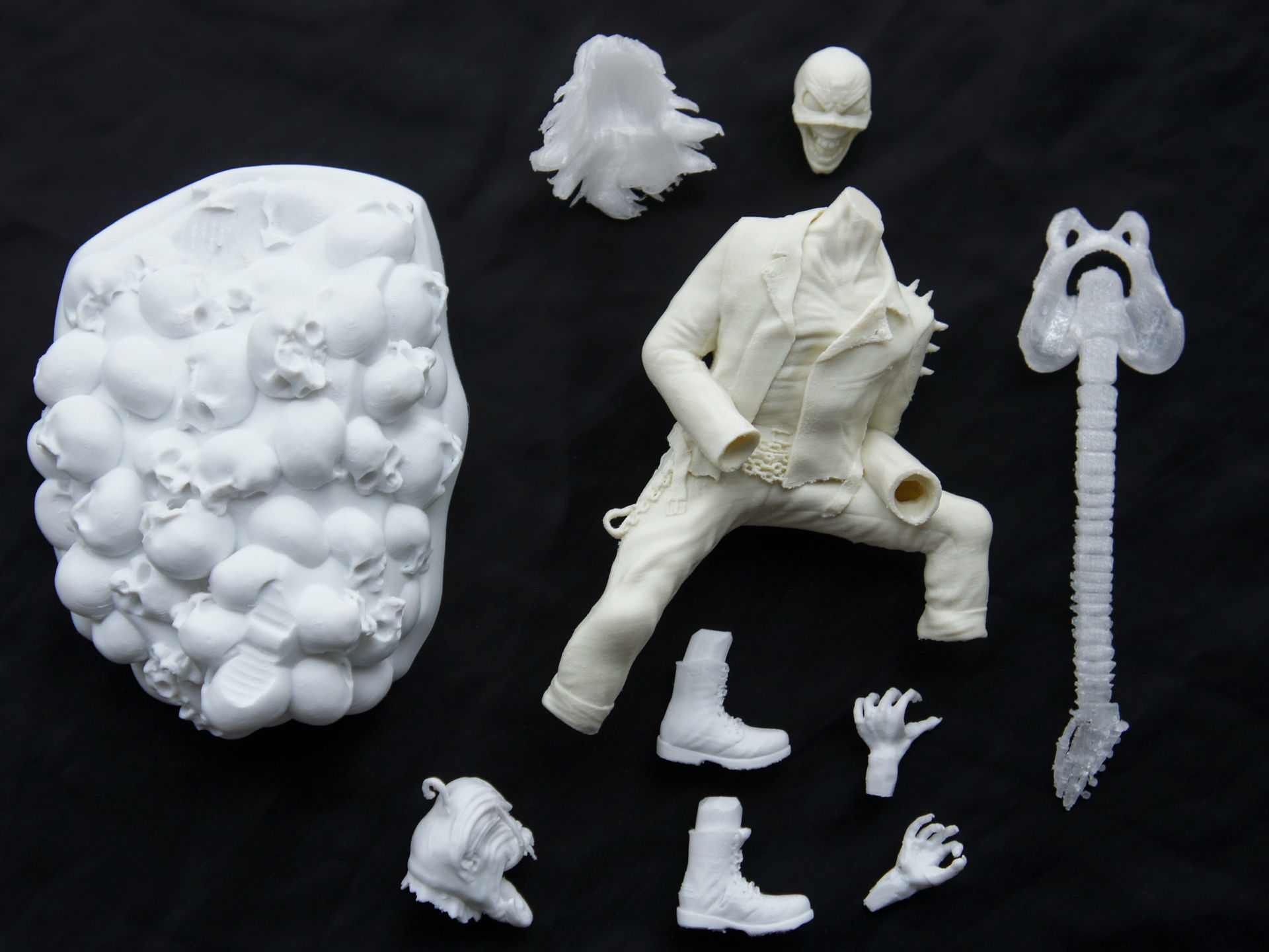 Eddie skull the form of a statuette 3D print model_2