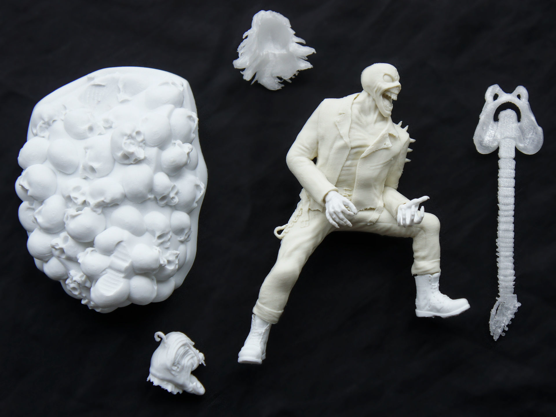 Eddie skull the form of a statuette 3D print model_3