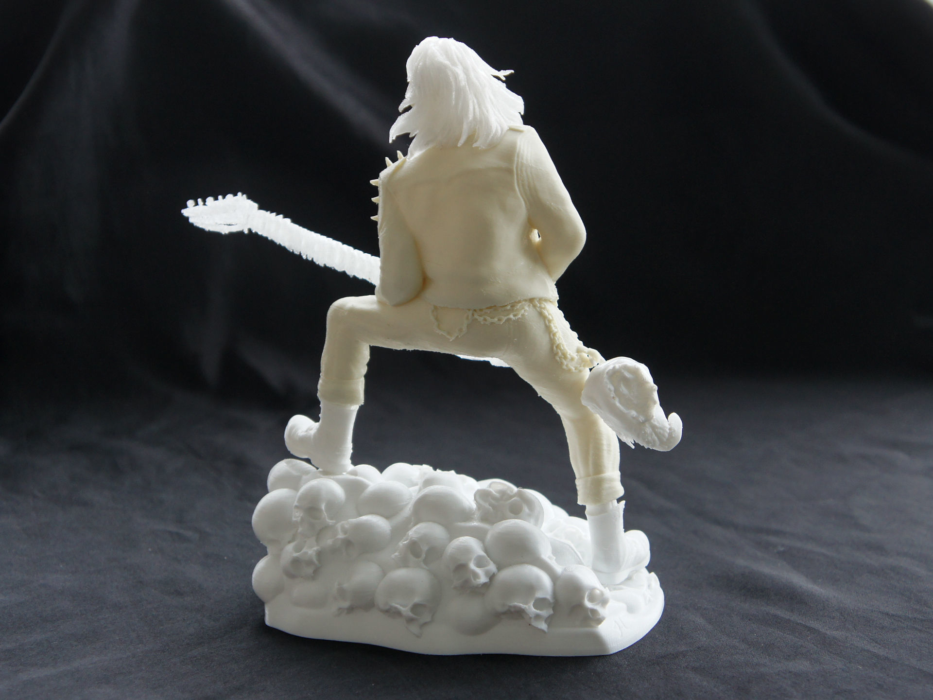 Eddie skull the form of a statuette 3D print model_7