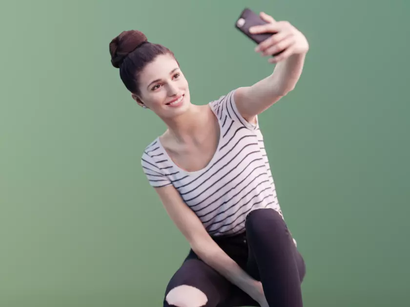 Myriam 10006 - Casual Girl Selfie Low-poly 3D model_0