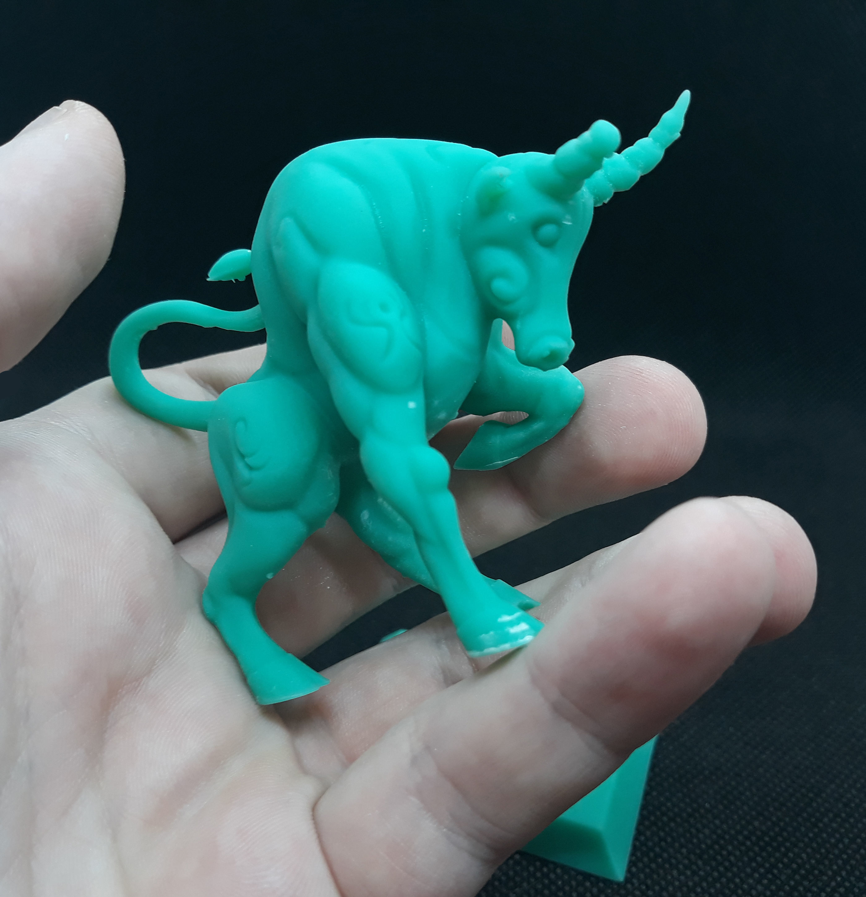 bull statue 3d print Free 3D print model_2