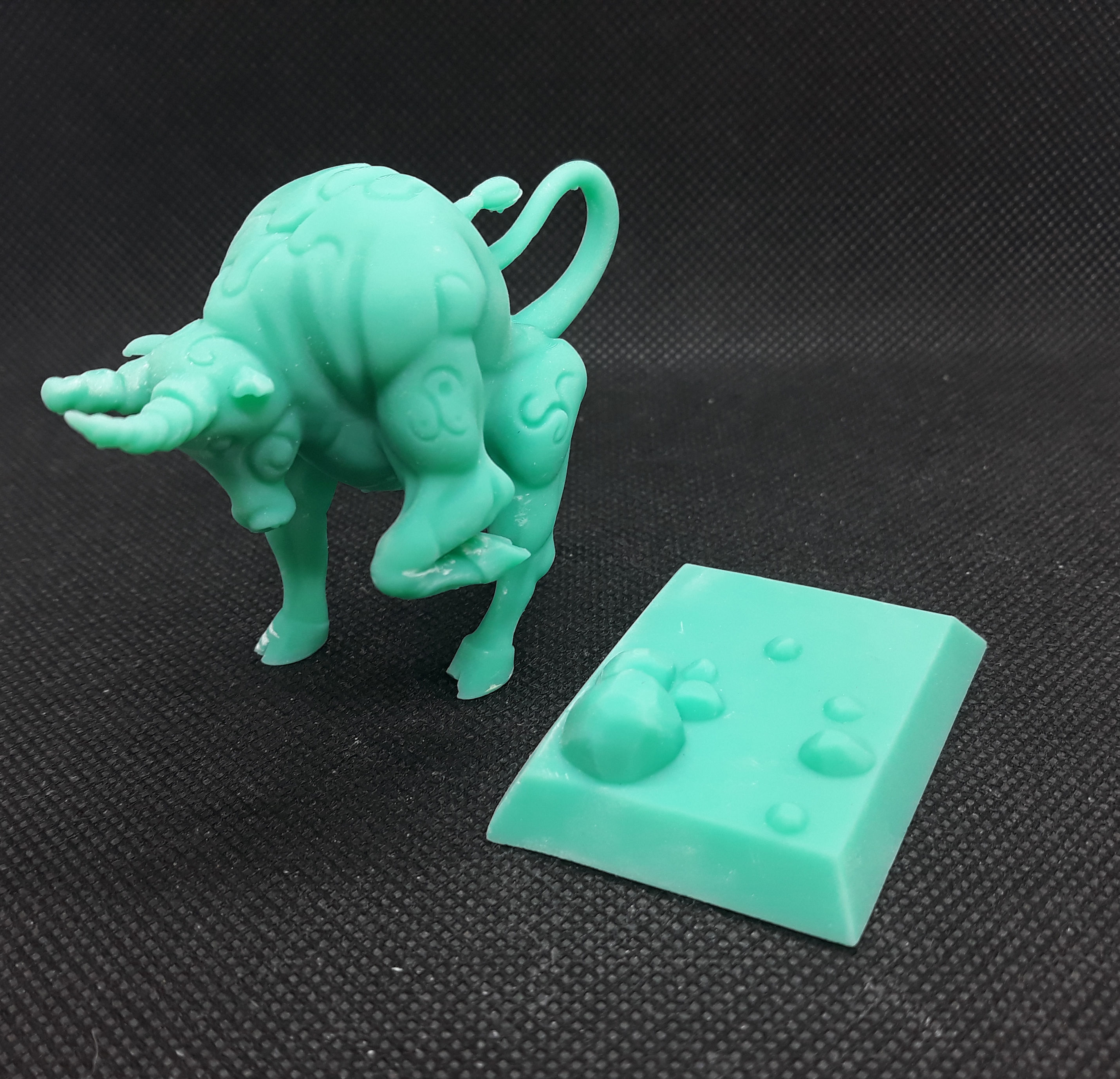 bull statue 3d print Free 3D print model_3