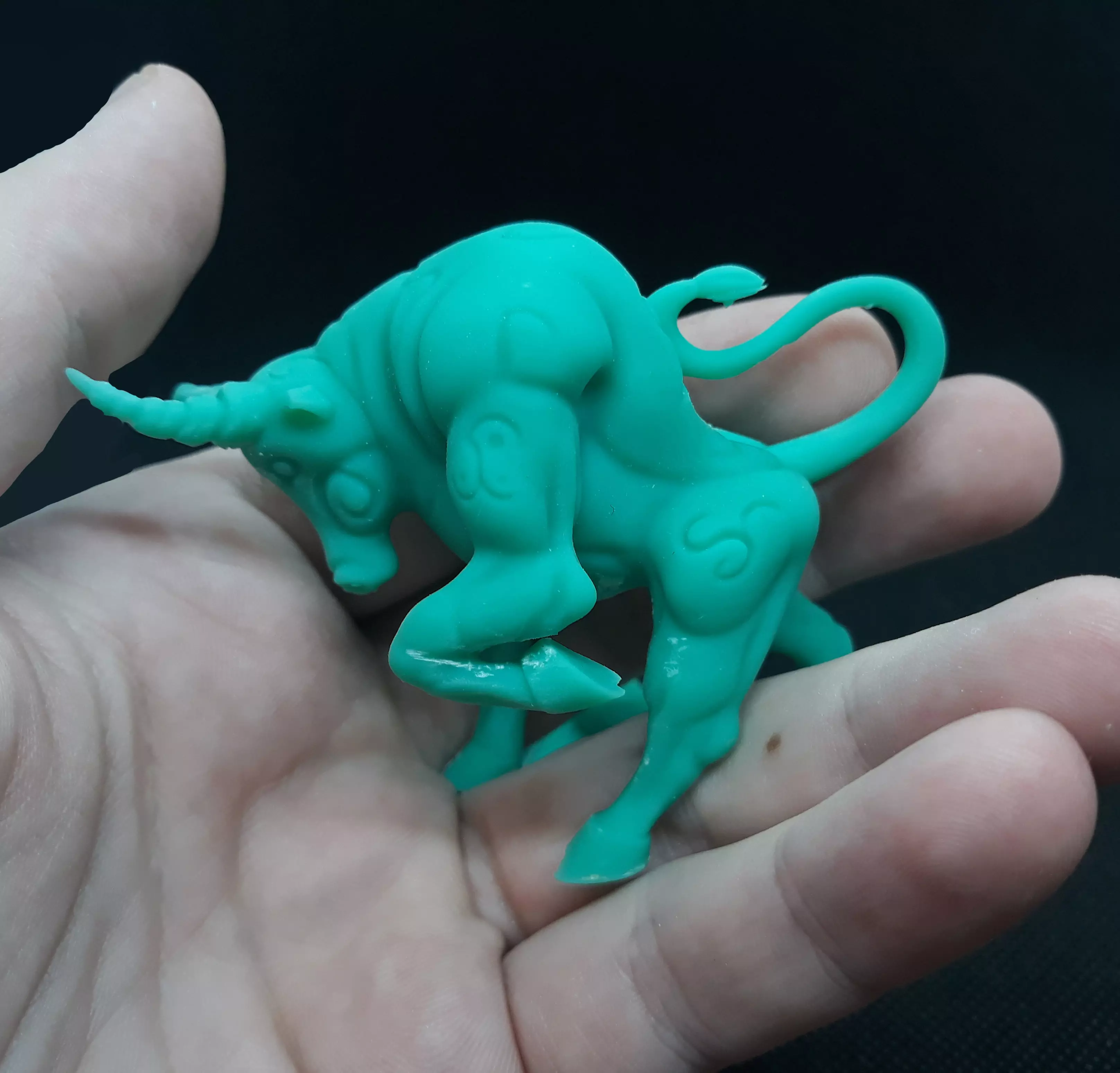bull statue 3d print Free 3D print model_0