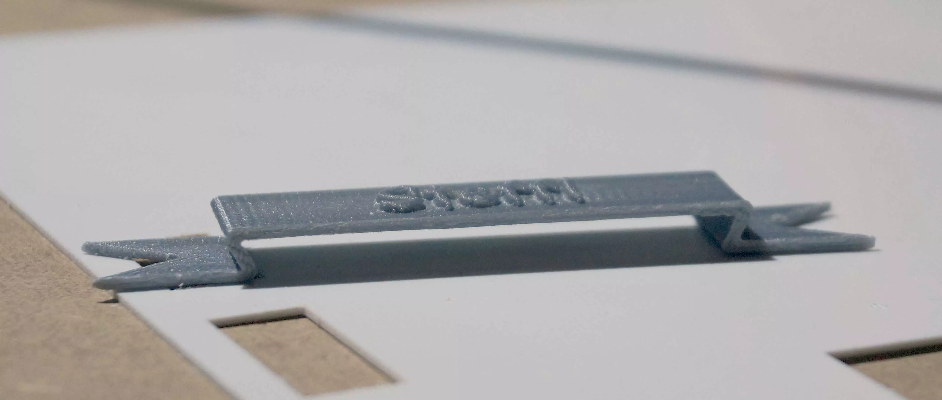 Banner piece of metal with letter f Free 3D print model