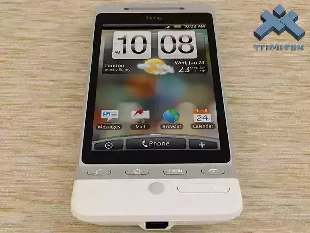 HTC Hero smartphone - 2009 - White
