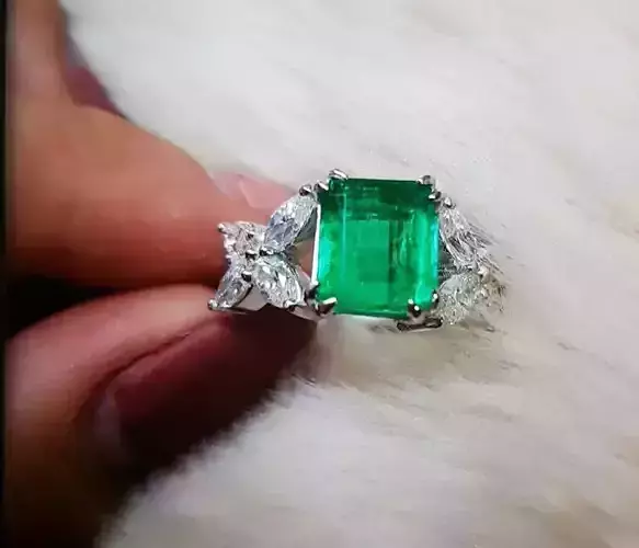 Ring Emerald Diamond