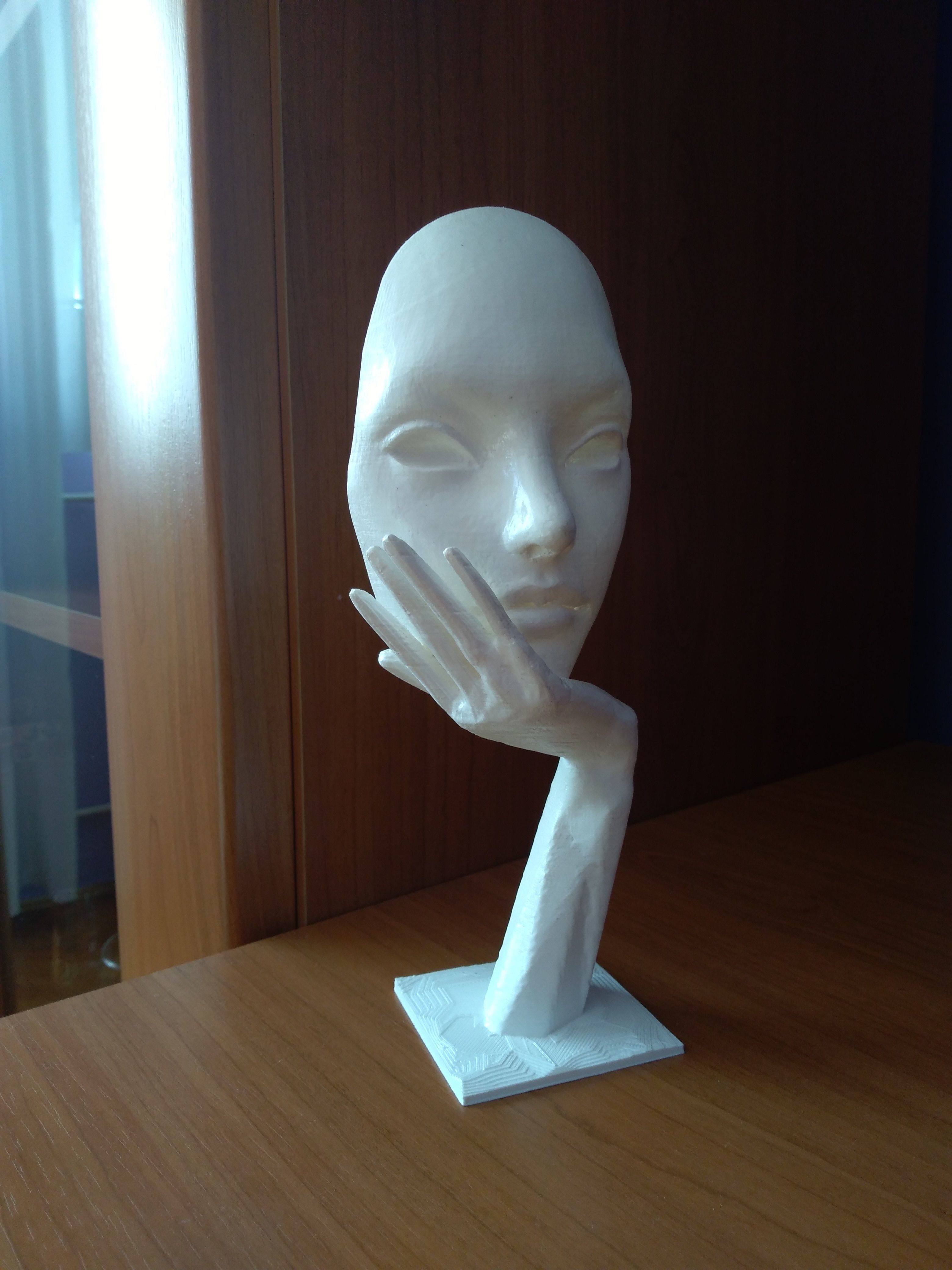 Face on hand 3D print model_1