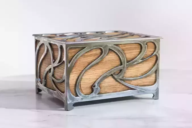 Casket with metal elements