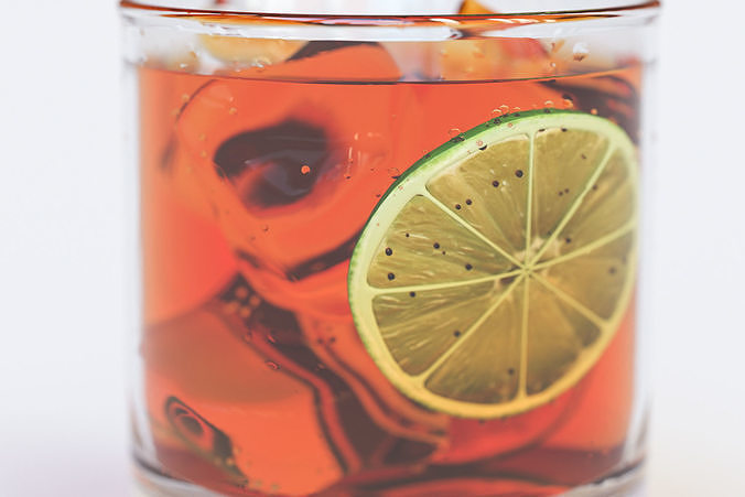 A glass of tea with lime slice nad ice cubes 3D model 4