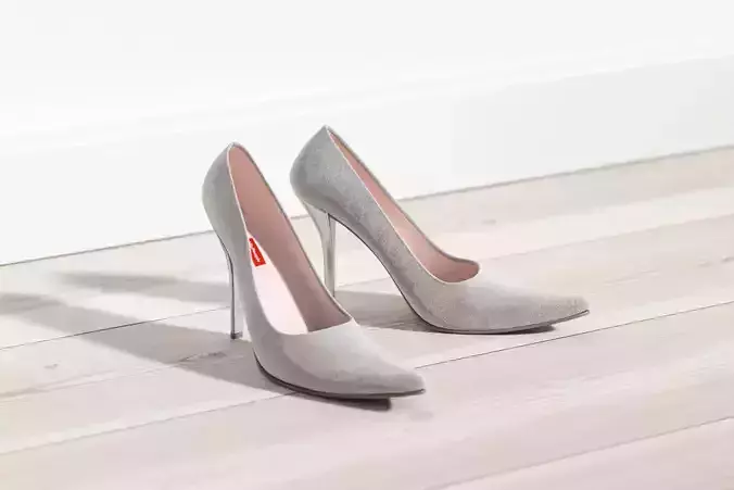 Woman high-heel shoes 3D model