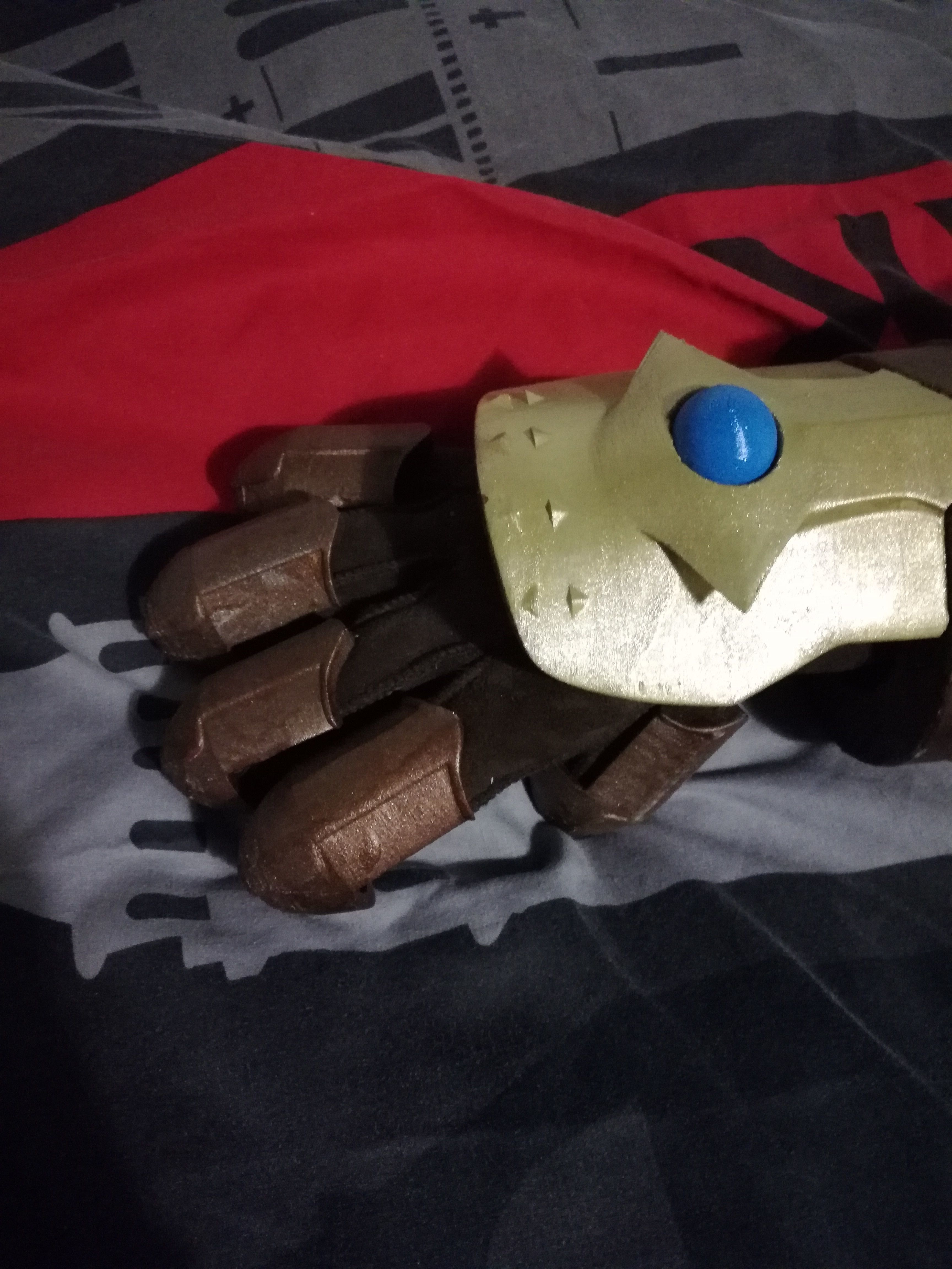 Wearable Ezreal gauntlet 3D print model_2