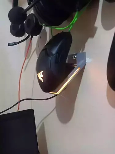 Razer charging dock wall mount