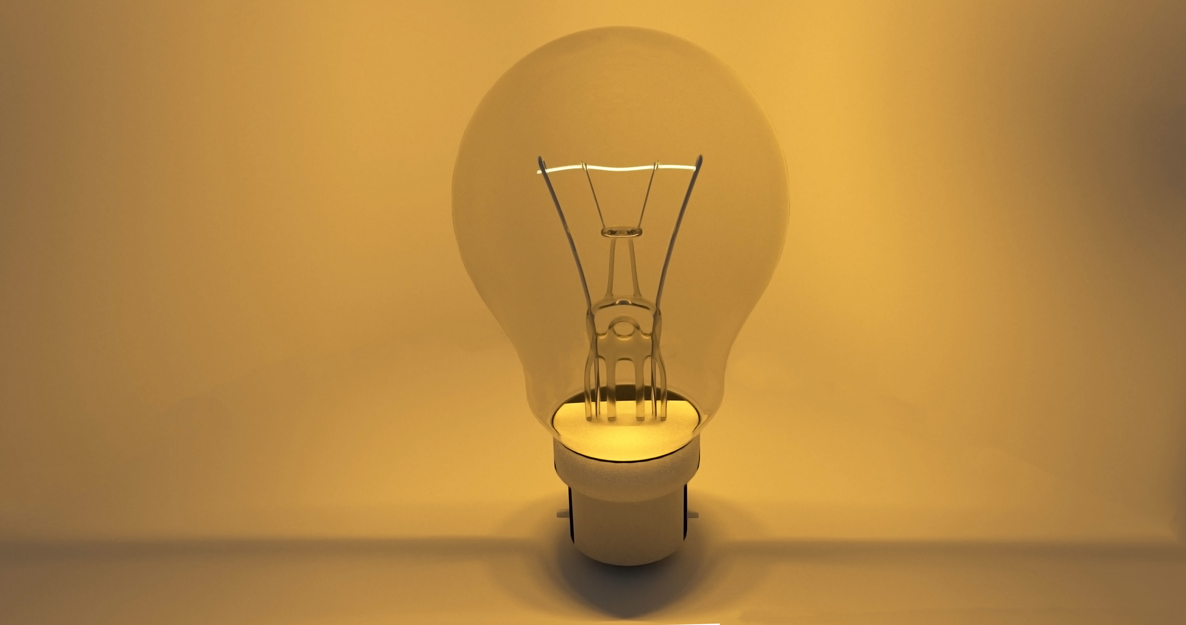 Incandescent Light Bulb With Filament Glow Low-poly 3D model_3