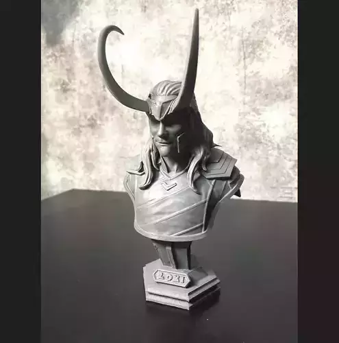LOKI Bust With Helmet - Tom Hiddleston - - Marvel - Avenger 