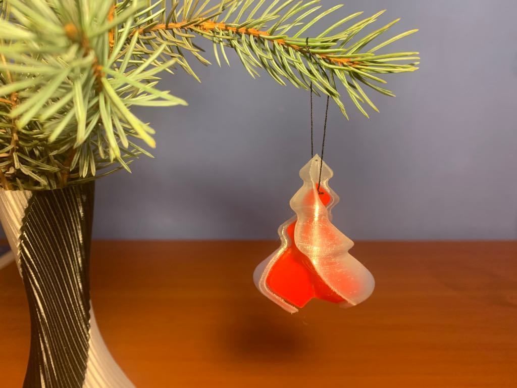 Twisted Christmas Tree Ornament Vase Mode 3D print model_1