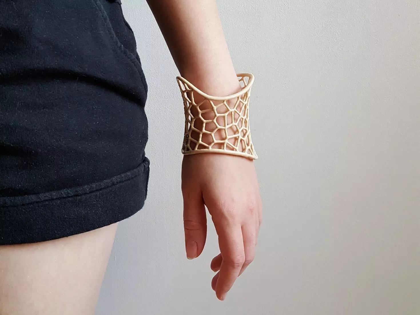 Voronoi Cuff Bracelet Free 3D print model