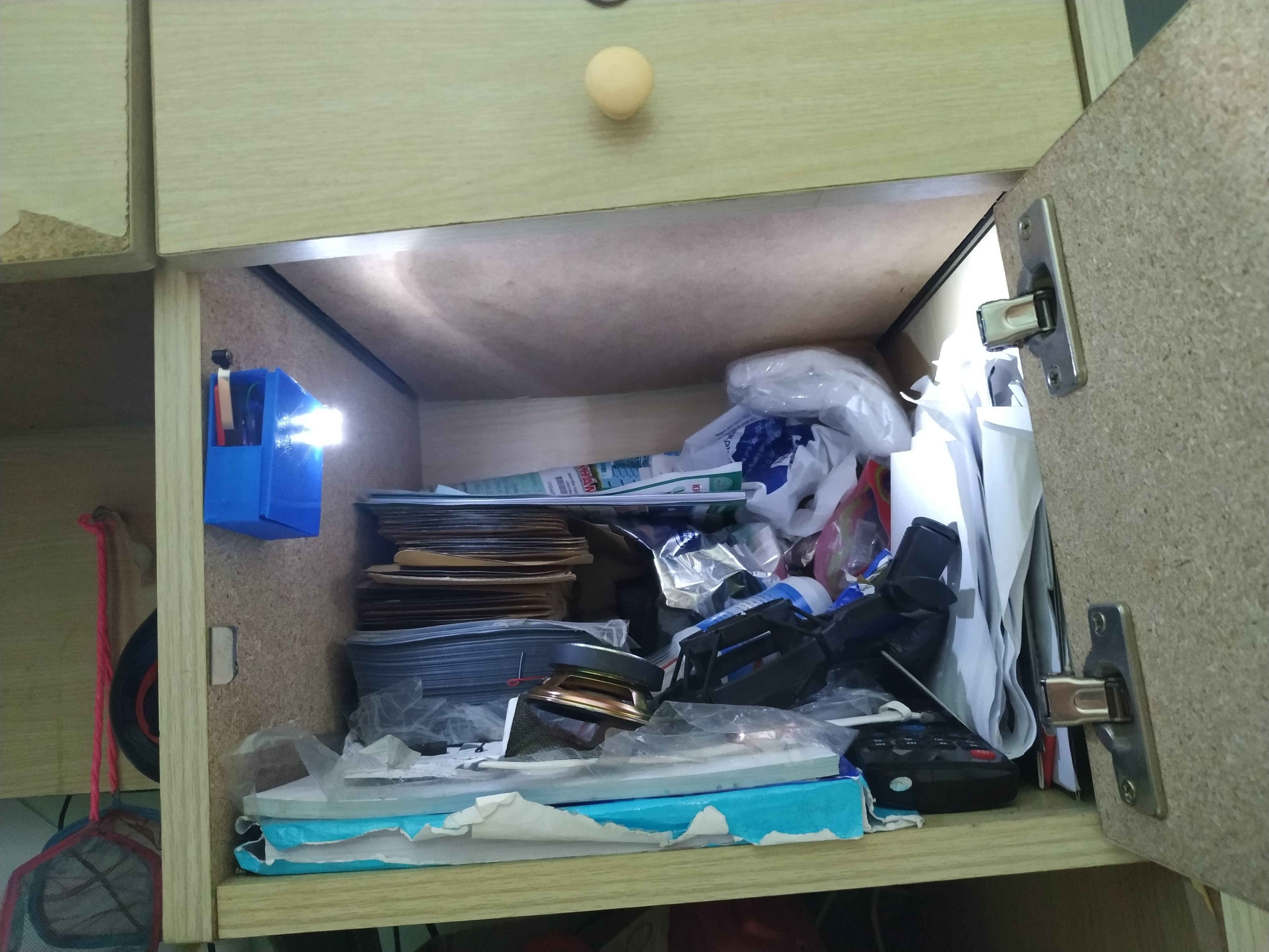 the box of Automatic closet door light 3D model_3