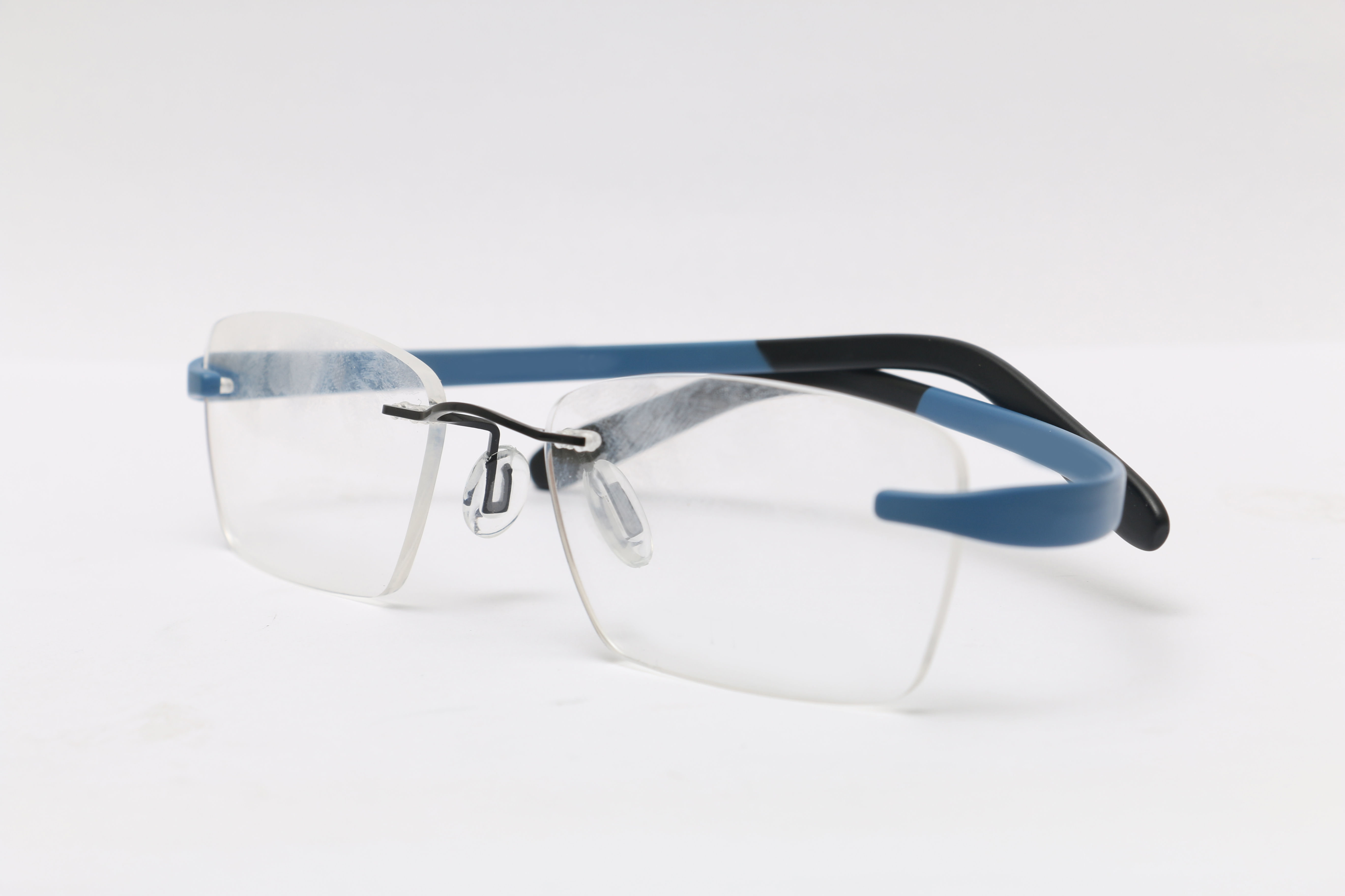 Eyeglasses for Men and Women 3D print model_9