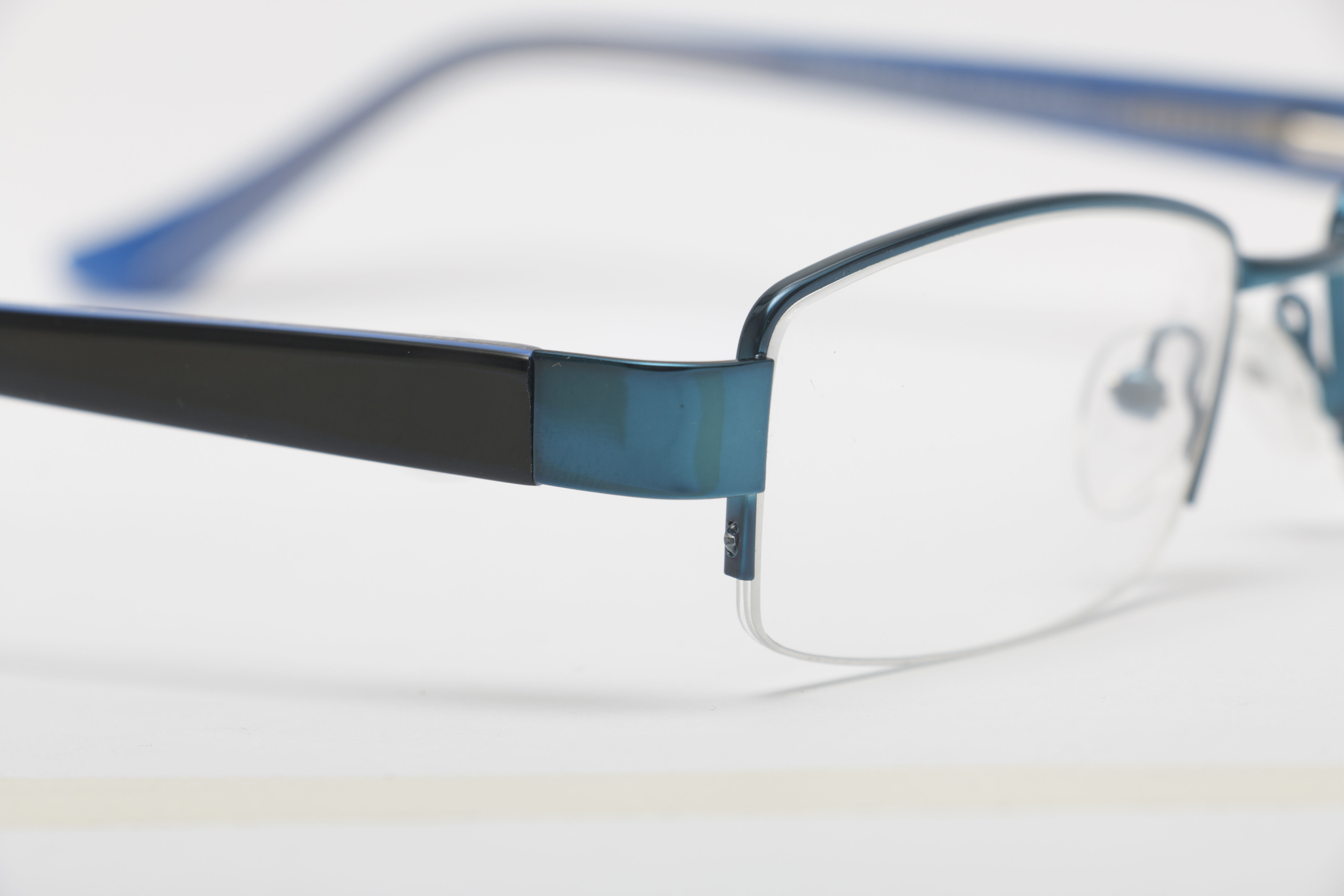 Eyeglasses for Men and Women 3D print model_9