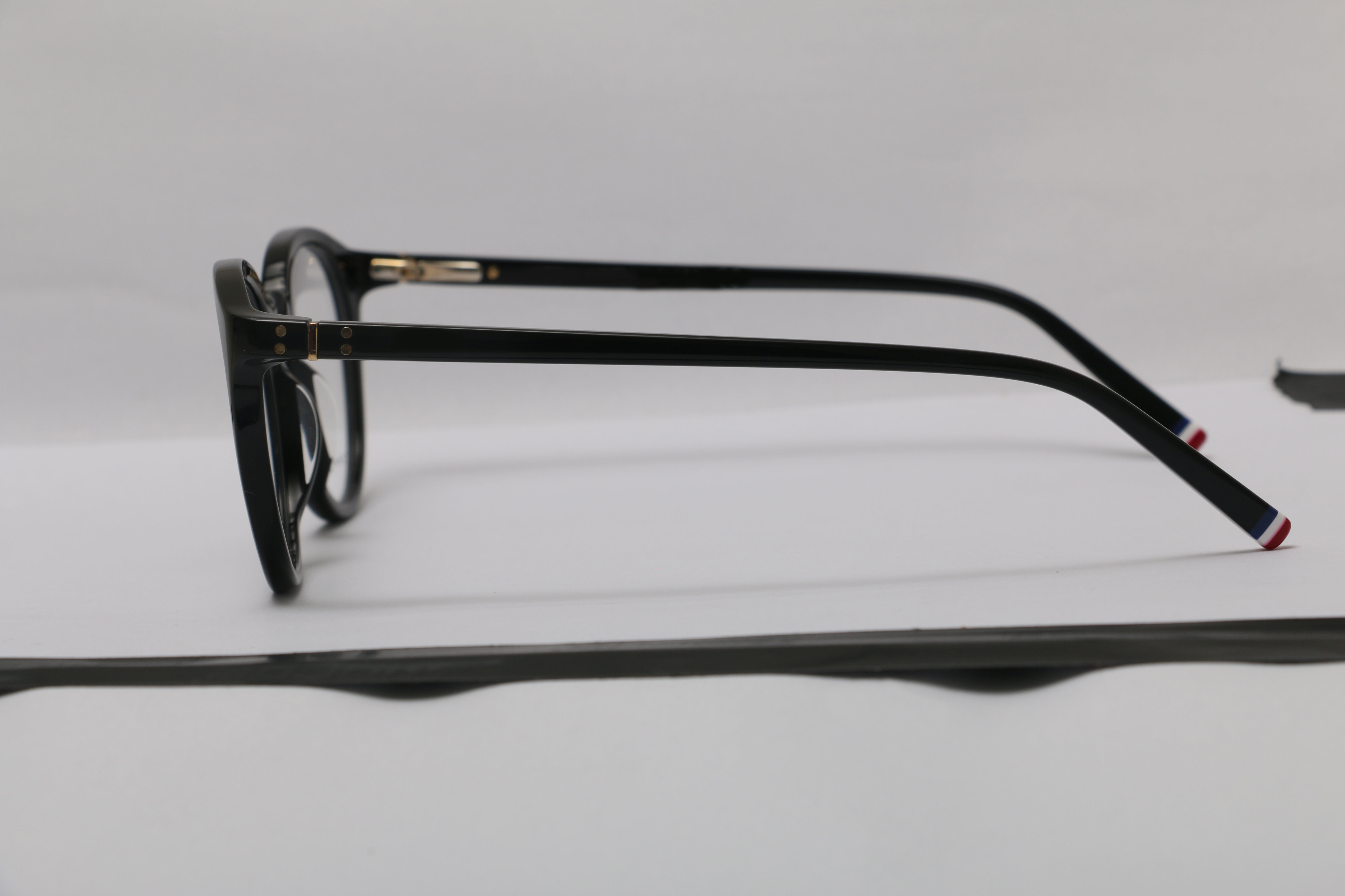 Eyeglasses for Men and Women 3D print model_5