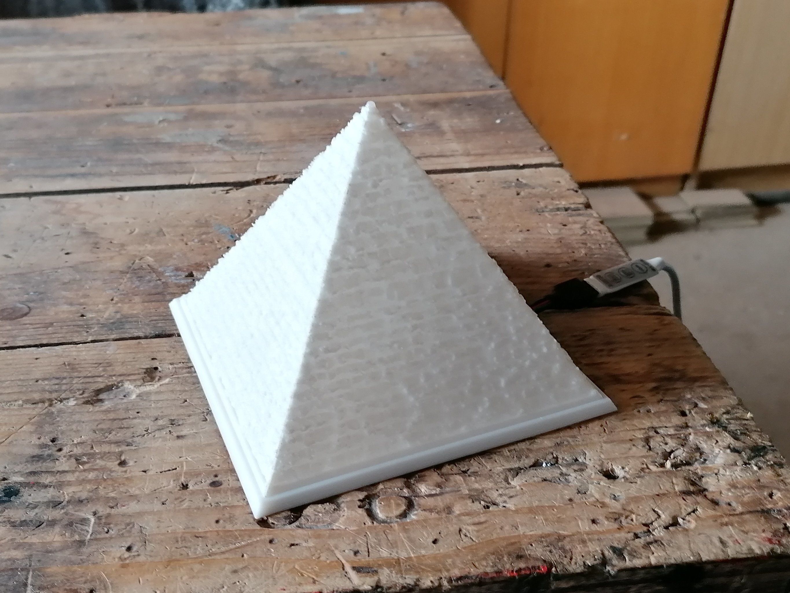 Pyramid litophane lamp 3D print model_1