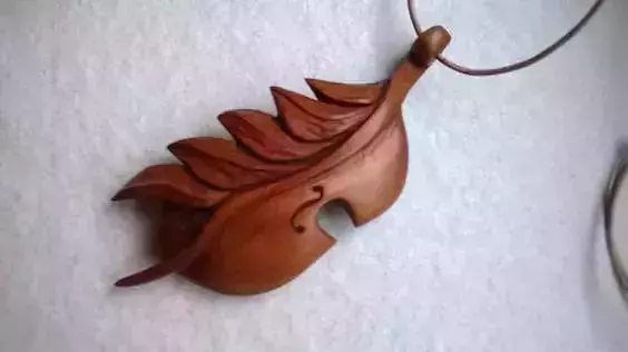 Violin leaves pendant and Heart pendant