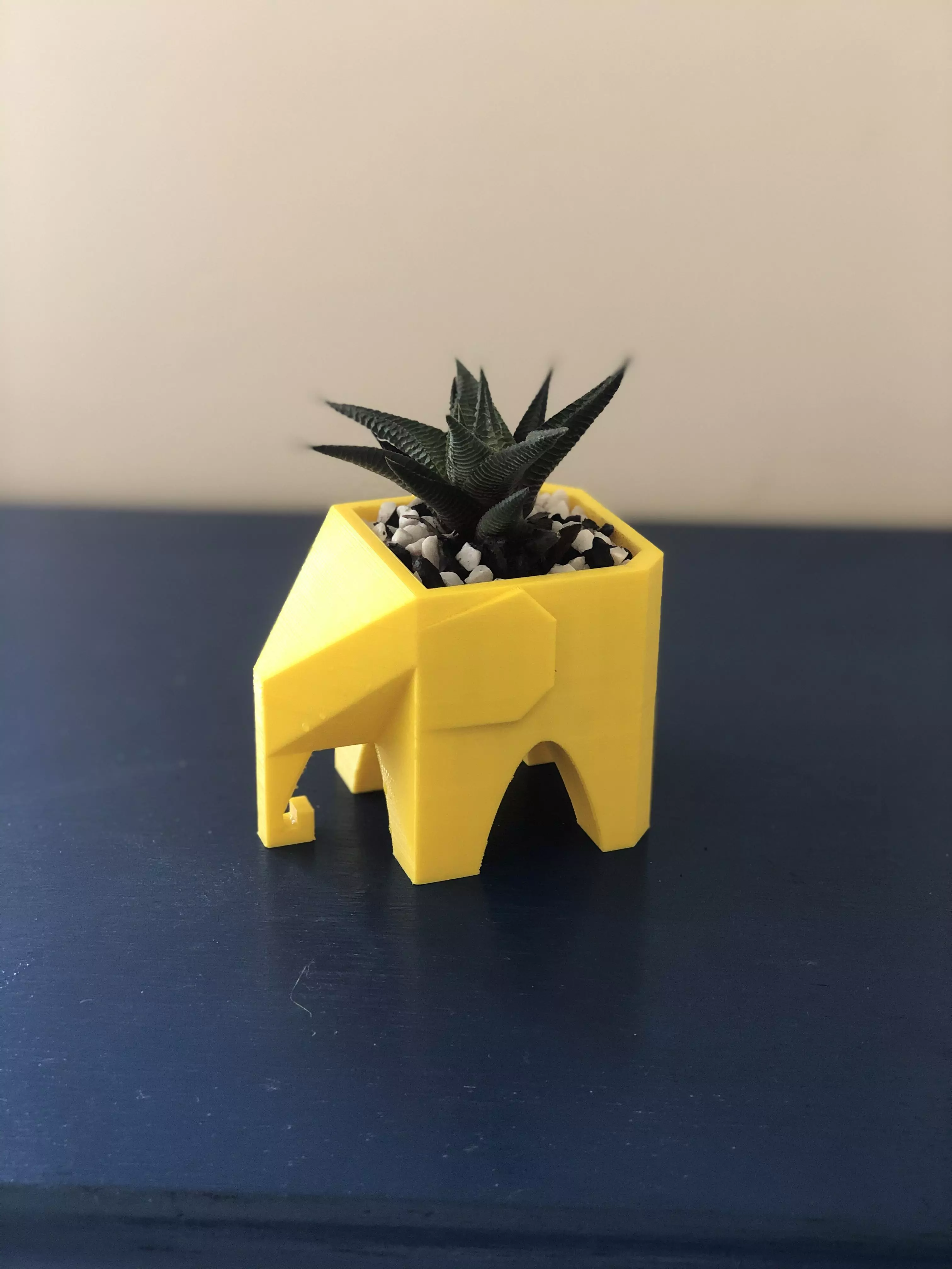 Low poly elephant planter for succulent plants 3D print model_0
