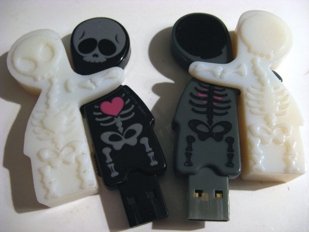 Skeleton USB Buddy Free 3D print model_5