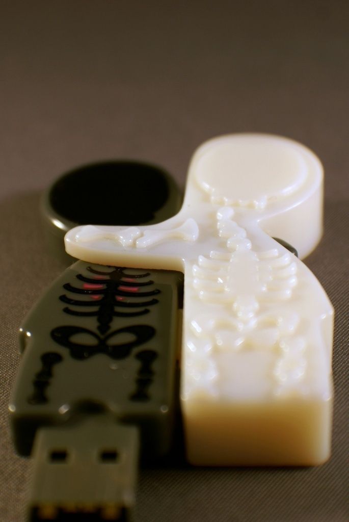 Skeleton USB Buddy Free 3D print model_3