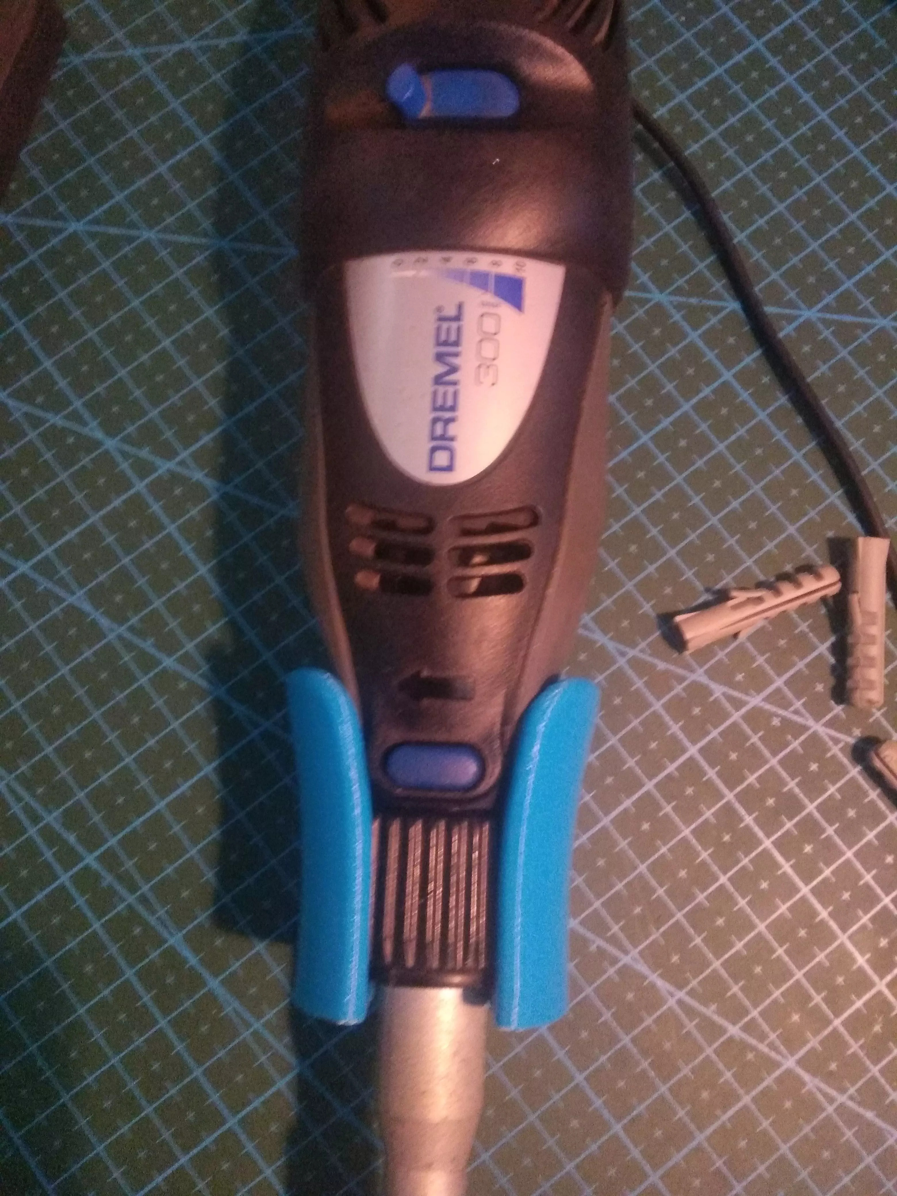Dremel wall bracket with flexible shaft Free 3D print model