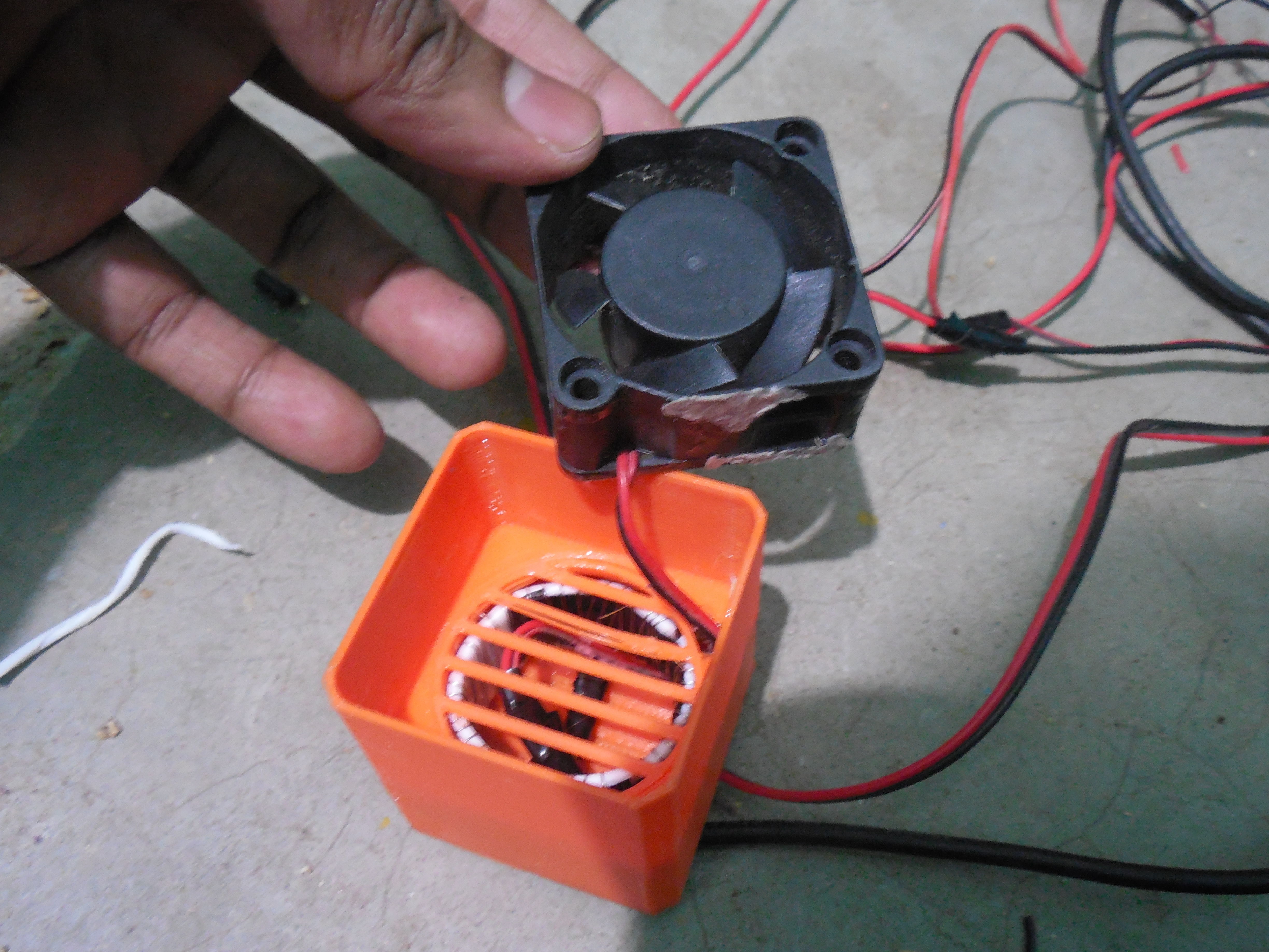 Smallest Incubator Heater 3D print model_12
