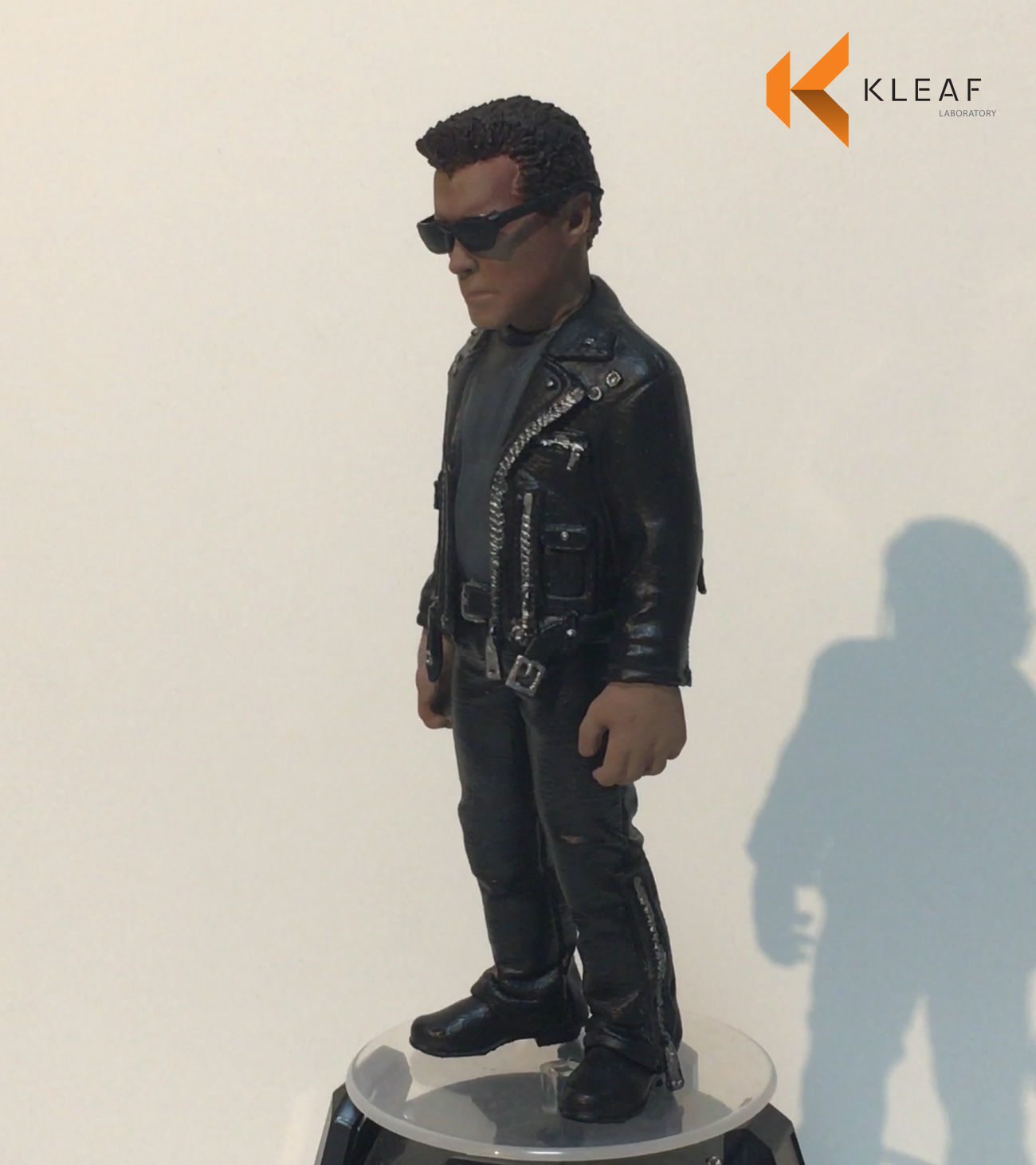 Terminator 3D print model figure on desk 3D print model_14
