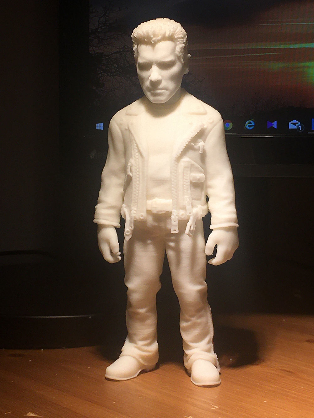 Terminator 3D print model figure on desk 3D print model_4