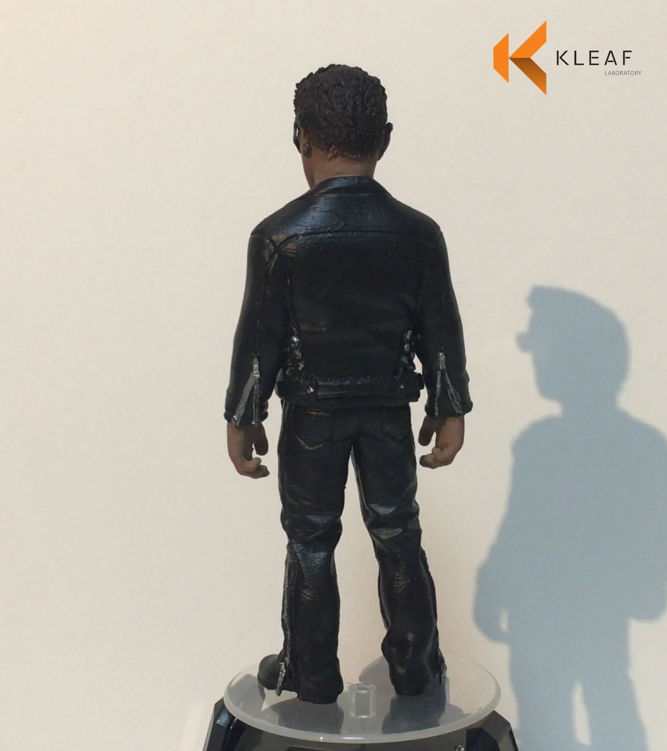 Terminator 3D print model figure on desk 3D print model_9