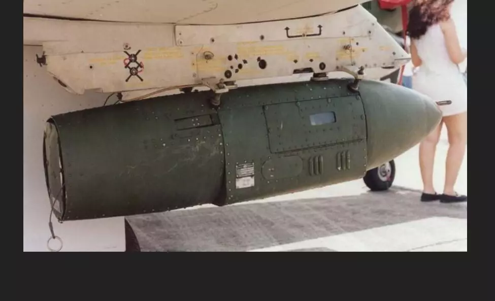 GunPod and Wing Pylon support for guns 3D print model_0