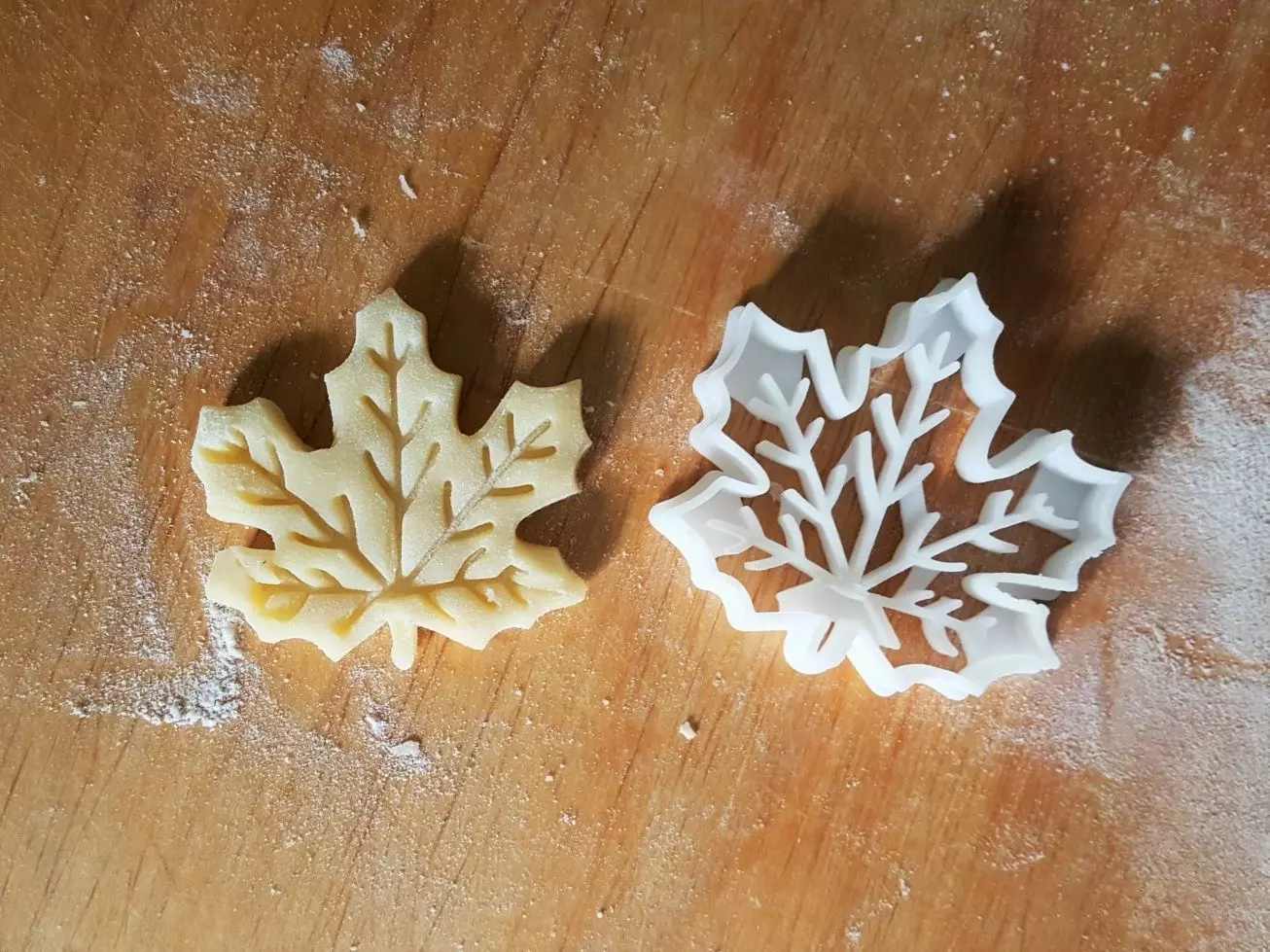 Maple leaf cookie cutter 3D print model_0