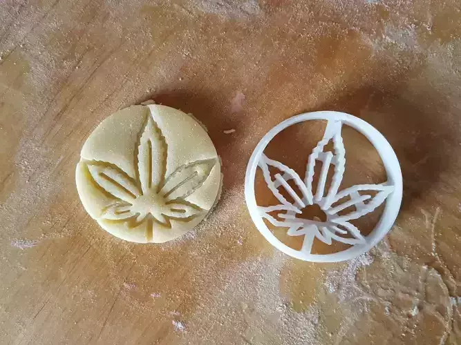 Cannabis leaf cookie cutter