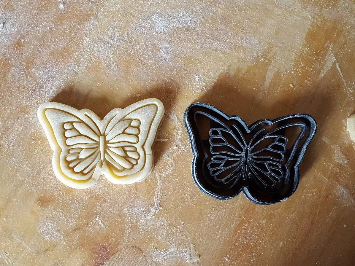 Butterfly cookie cutter 3D print model_0