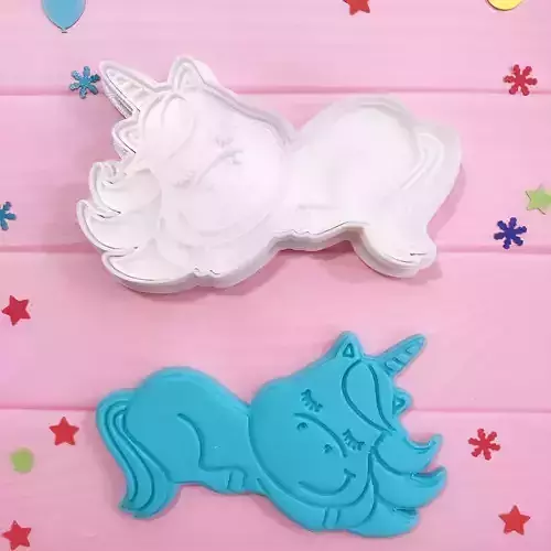 Cookie cutter unicorn sleep