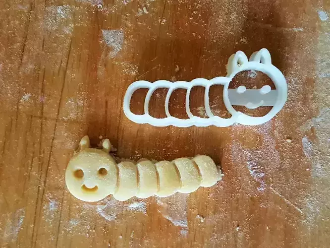Worm cookie cutter