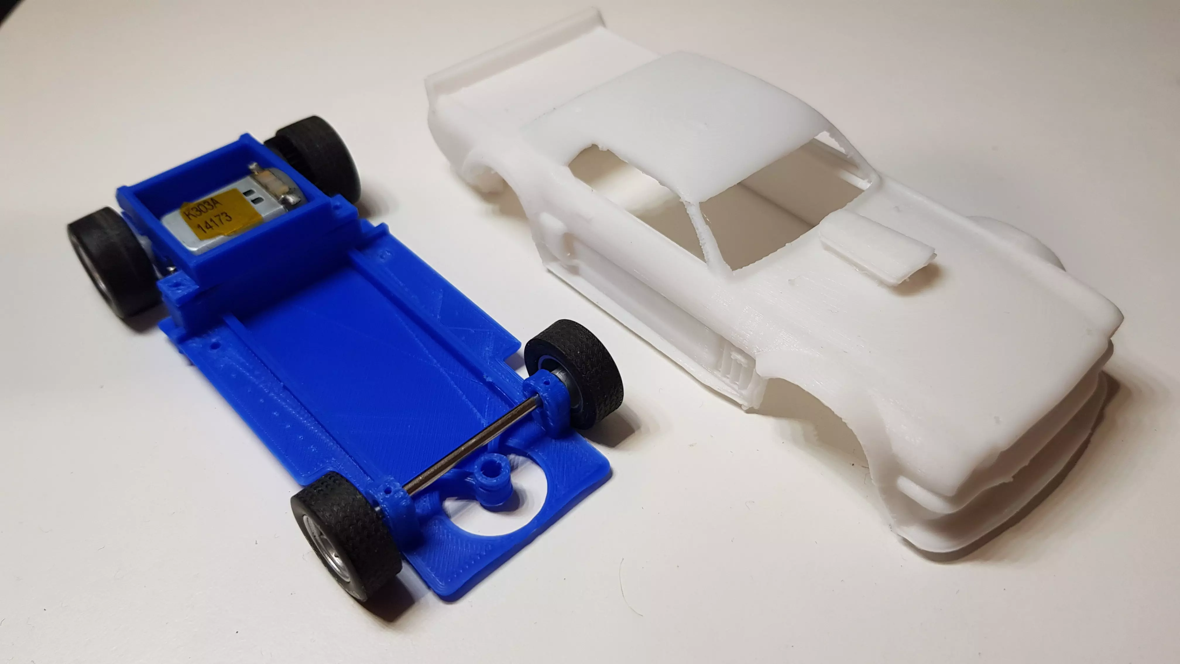 Hoonicorn slot car chassis 3D print model_0