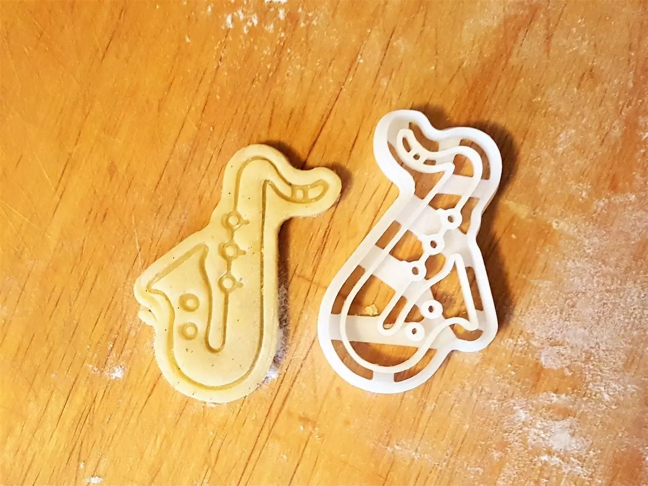 Saxophone cookie cutter 3D print model_0