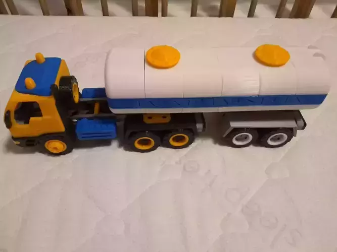 Long semi truck toy - fully 3D printable - with tank trailer 3D print model
