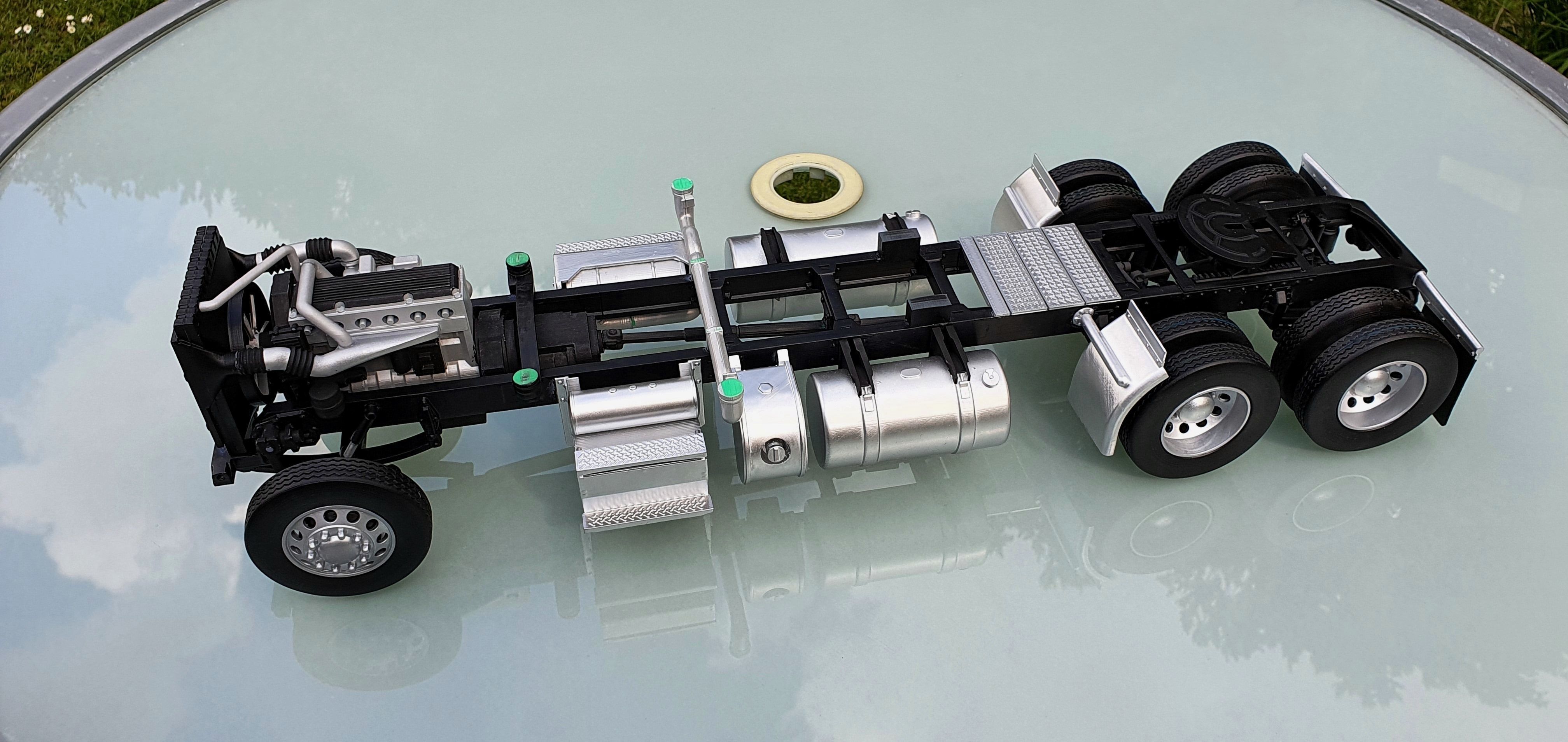 Peterbilt 389 - detailed scale model kit 3D print model_28