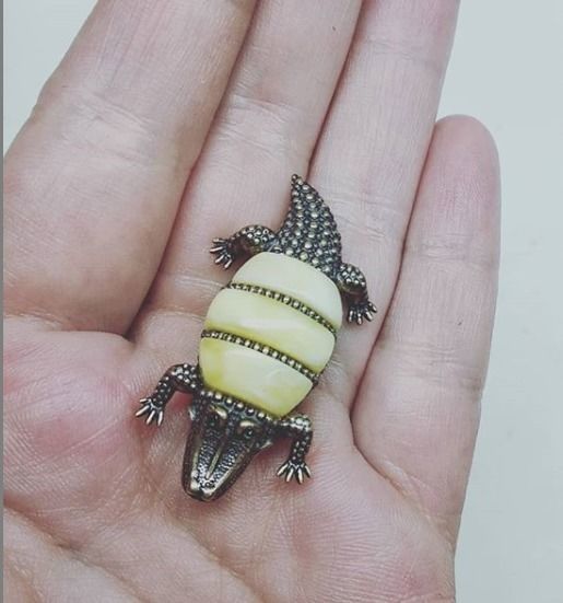 Brooch Crocodile 3D print model_10