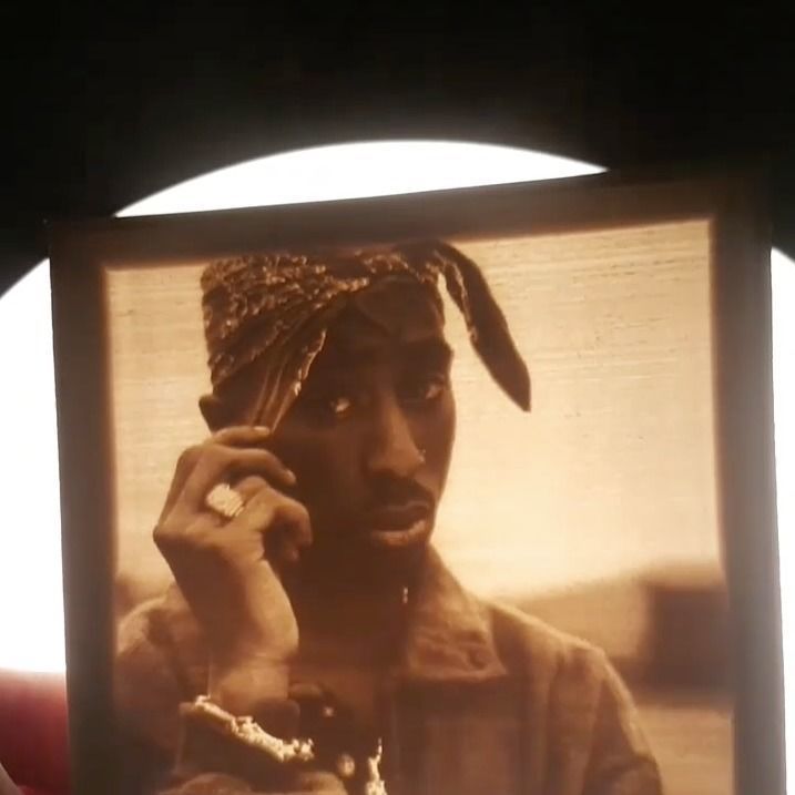 3D Printable 2-Pac picture in frame 3D print model_3
