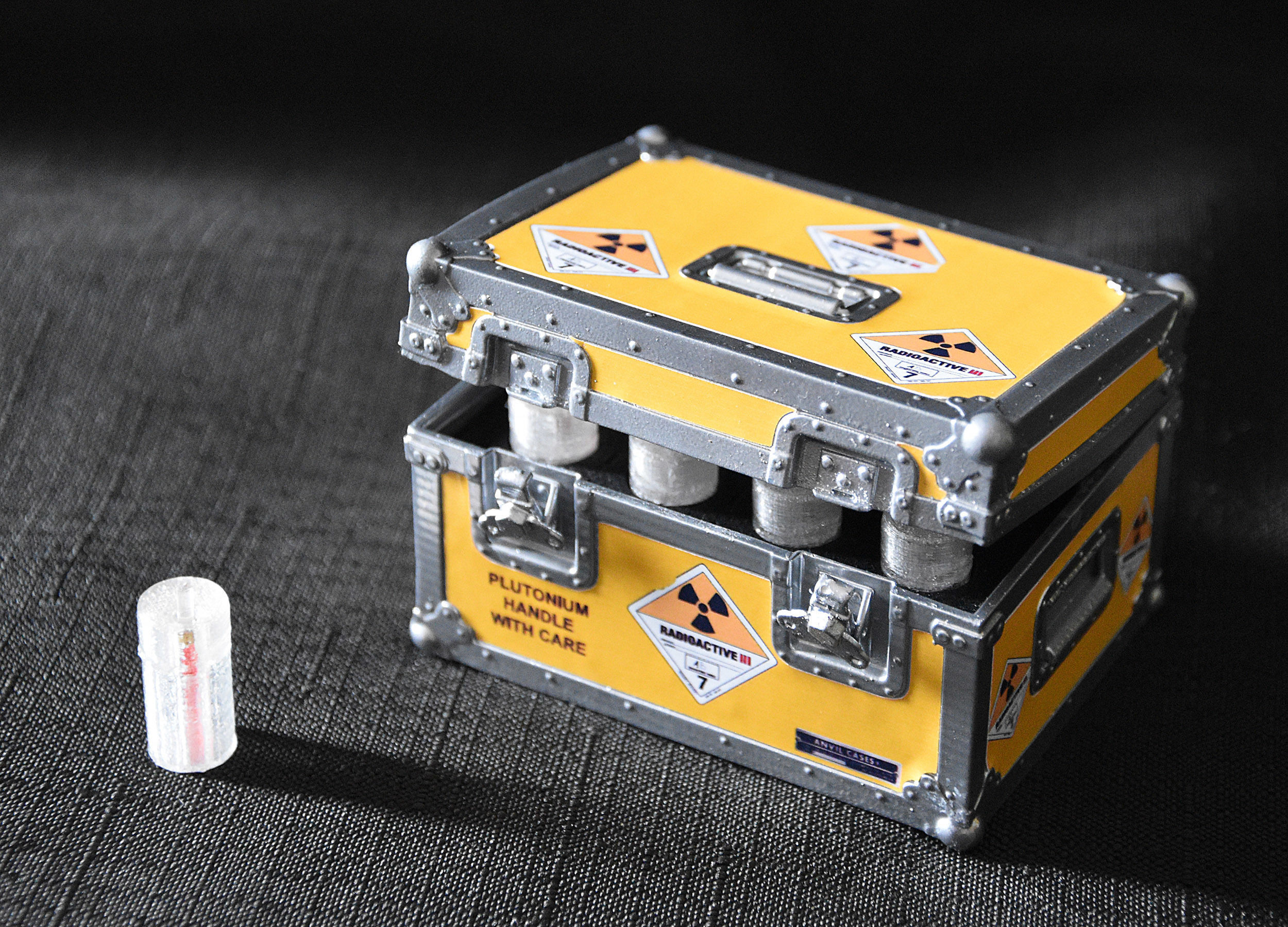 PLUTONIUM CASE BTTF 3D Print HQ 1-8 Scale 3D print model_1